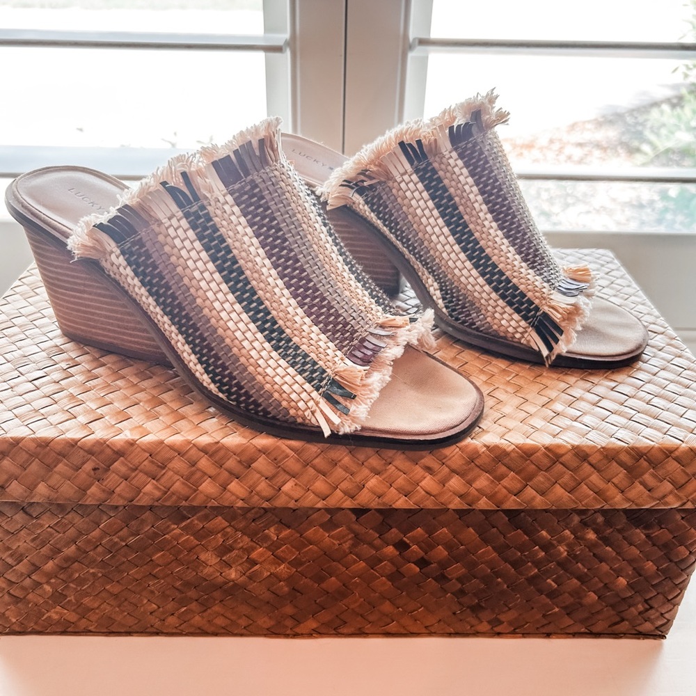 Lucky Brand Cream and Brown Wedge Sandals with Woven Design - 9.5 women